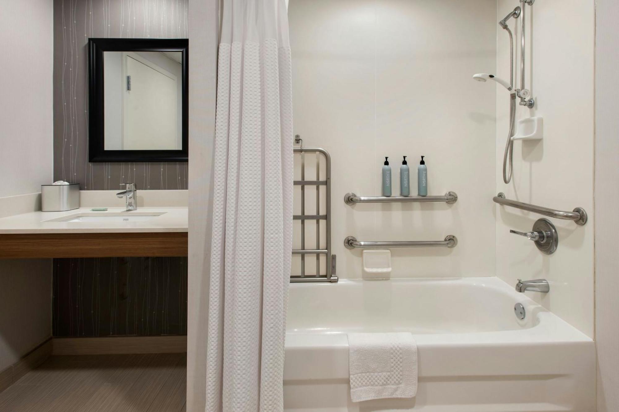 Courtyard Binghamton Hotel Vestal Екстериор снимка